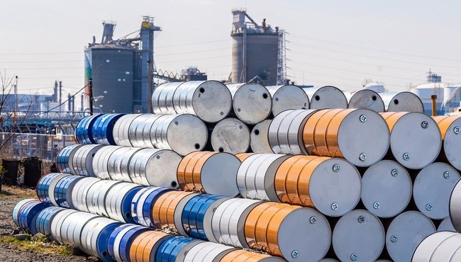 Triển vọng cổ phiếu ngành dầu khí từ tác động của giá dầu thô 