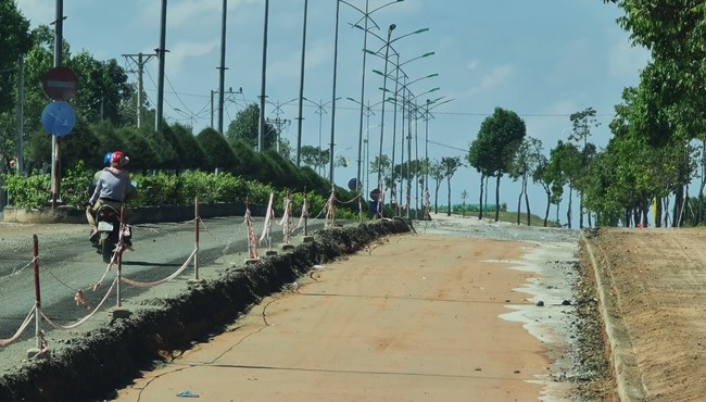 Đồng Xoài (Bình Phước): Vì sao đường Hồ Xuân Hương cứ sửa lại hỏng?
