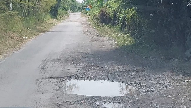 Vụ hai tuyến đường vừa làm xong đã hỏng: UBND huyện Tân Hiệp tổ chức họp khẩn
