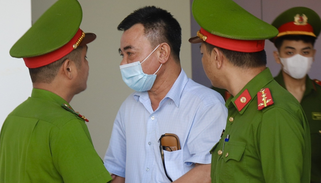 Cựu Thiếu tướng Công an Hà Nội và chiếc cặp 'ma' chứa 450 nghìn USD chạy án