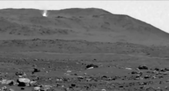 Video lốc xoáy bụi di chuyển trên sao Hỏa được NASA ghi lại