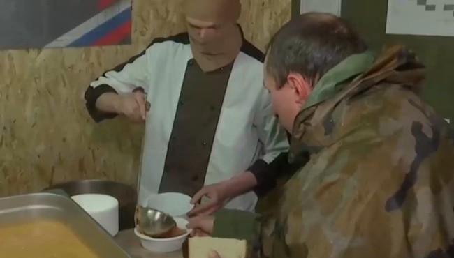 Đột nhập bếp ăn của binh sĩ Nga trên chiến trường Ukraine