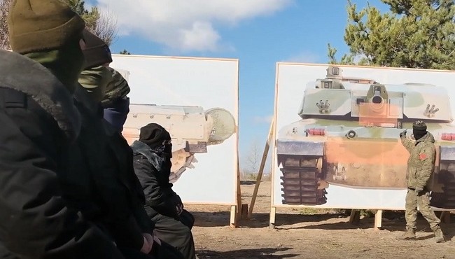 Xem binh sĩ Nga thực hành sử dụng xe tăng, xe chiến đấu bộ binh