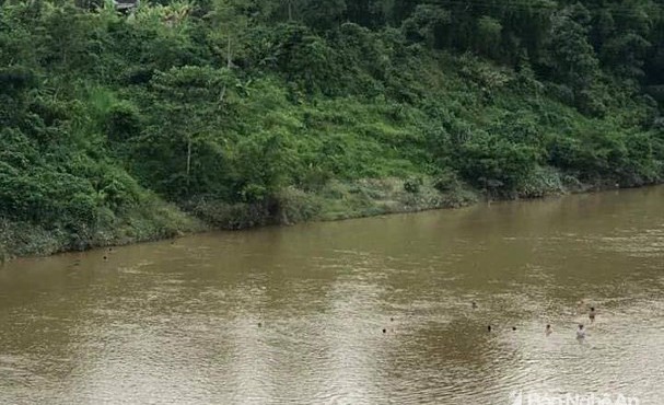 Bé gái 7 tuổi bị mất tích khi tắm sông ở Nghệ An: Tìm thấy thi thể 