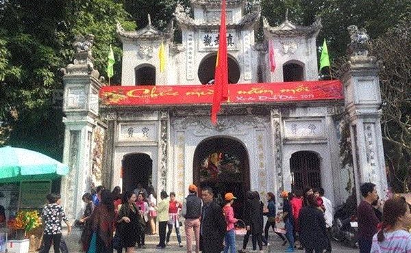 Những đền, chùa nổi tiếng linh thiêng nhất định phải ghé thăm dịp Tết tại Hà Nội