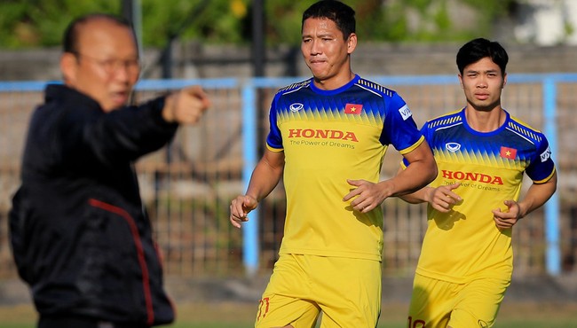 Xem tuyển Việt Nam tập luyện trước trận đối đầu Indonesia