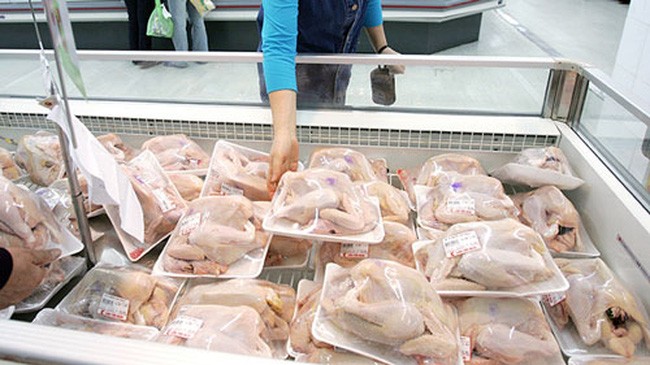 Thịt gà nhập khẩu giá chỉ 20 nghìn đồng/kg
