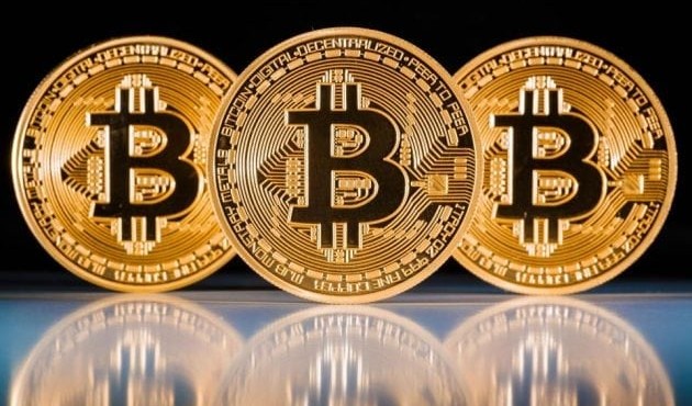 Giá bitcoin giảm thảm hại lùi sâu về 7.500 USD