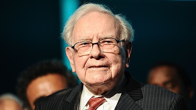 Berkshire Hathaway của nhà đầu tư huyền thoại Warren Buffett bỏ 5 tỷ USD mua cổ phiếu dầu khí