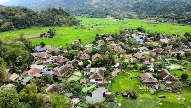 Ghé thăm ngôi làng đẹp như bức tranh ở Hà Giang 