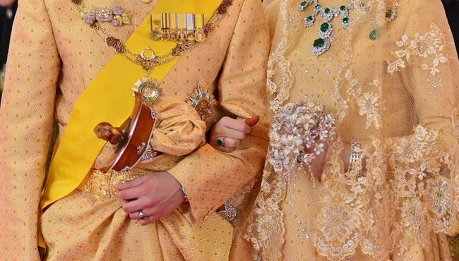 Chiêm ngưỡng váy cưới của cô dâu Hoàng gia khắp thế giới 