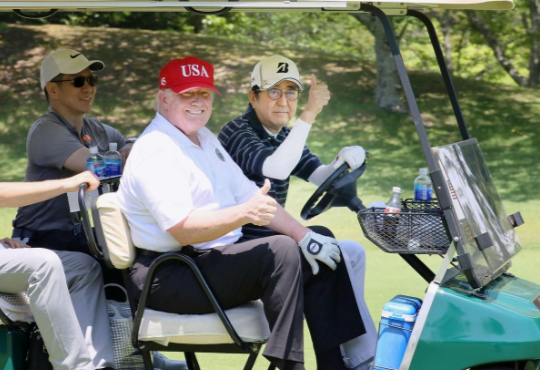 Những lần Thủ tướng Abe 'ngoại giao sân golf' với Tổng thống Trump