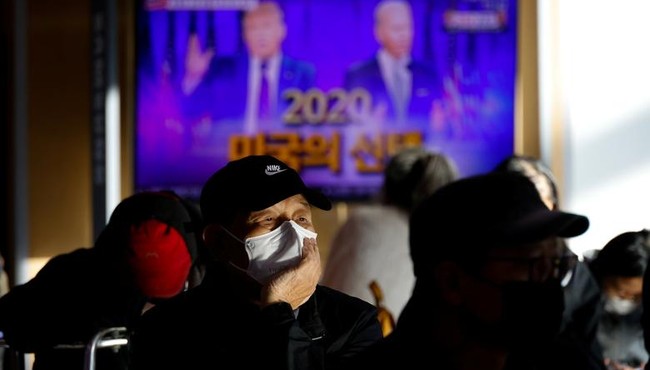 Chùm ảnh người dân khắp thế giới theo dõi bầu cử Tổng thống Mỹ 2020