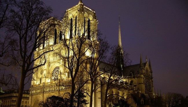 Nhà thờ Đức Bà Paris và những chuyện kỳ bí 