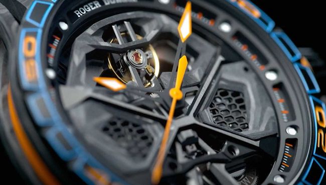 Chi tiết đồng hồ siêu xe Lamborghini Huracan STO giá hơn 1,3 tỷ đồng