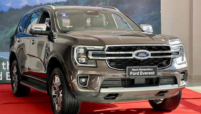 Ford Everest 2023 vẫn khan hàng tại Việt Nam, giá chưa giảm