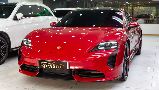 Porsche Taycan Turbo 2021 'cũ' rao bán hơn 9,3 tỷ ở Hà Nội