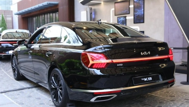 Mẫu sedan hạng sang cỡ lớn K9 2024 giá chỉ hơn 1 tỷ 