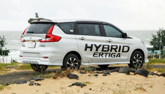 Suzuki Ertiga Hybrid đang được hãng ưu đãi lệ phí trước bạ, lãi suất 