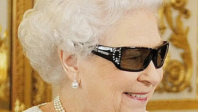Những hình ảnh khác thường của Nữ hoàng Anh Elizabeth II