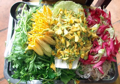 Loạt món ăn từ hoa vừa lạ vừa ngon chỉ có ở Việt Nam