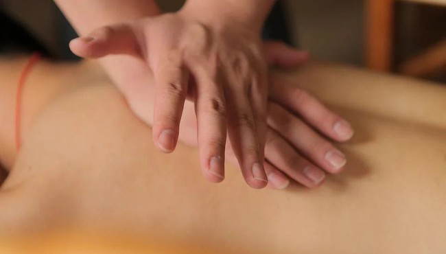 Người phụ nữ mất nửa thận trái sau khi đi massage