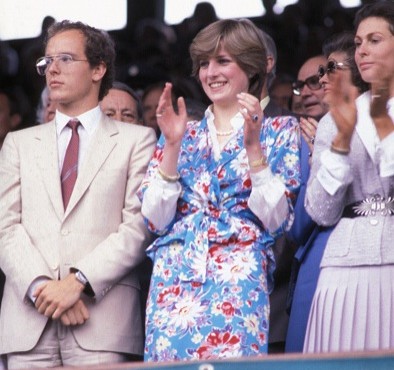Trang phục Công nương Diana như nào mà vẫn là xu hướng thời trang thế giới?