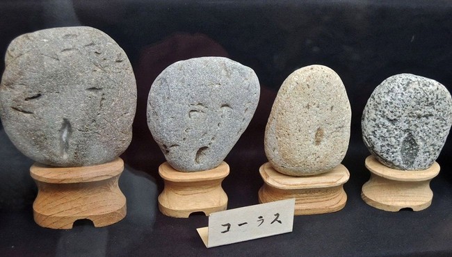 Thú vị bảo tàng trưng bày những tảng đá giống hệt mặt người