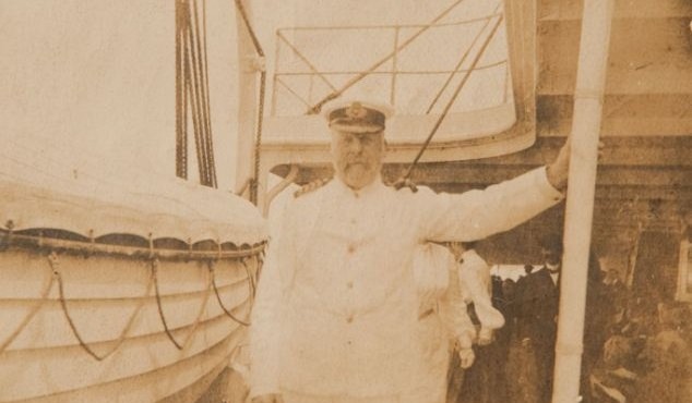 Thuyền trưởng tàu Titanic còn sống sau thảm kịch năm 1912?