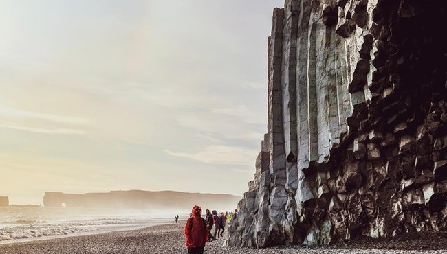 Truyền thuyết lạ những cột đá bazan vuông thành sắc cạnh ở Iceland