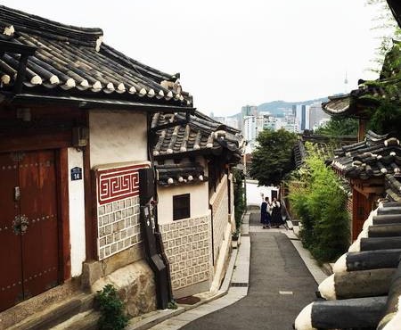 Nằm giữa thủ đô Seoul sầm uất, làng Bukchon Hanok 600 tuổi hấp dẫn du khách 
