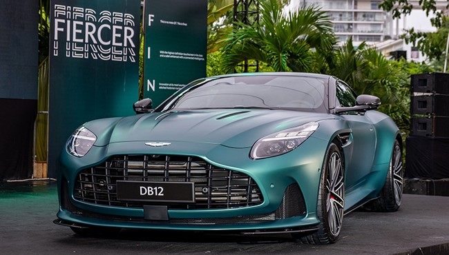 Xem siêu xe Aston Martin DB12 gần 20 tỷ đồng 