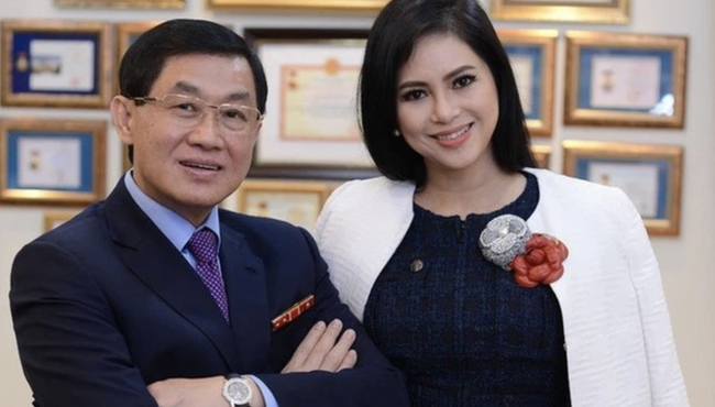 Gia đình 'vua hàng hiệu' Johnathan Hạnh Nguyễn sắp nhận về 60 tỷ đồng tiền cổ tức