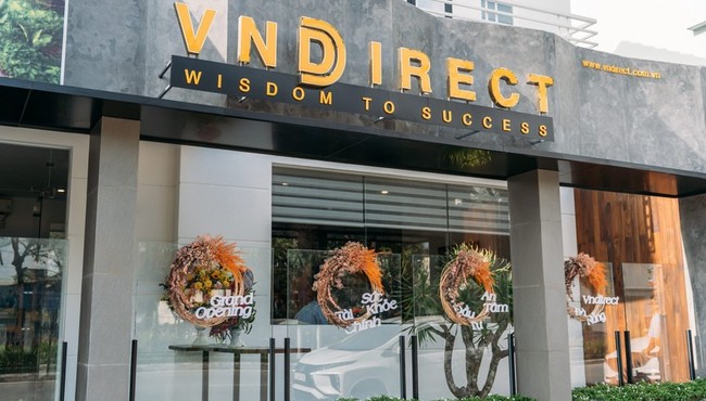 Giám đốc tài chính VNDirect bán sạch cổ phiếu thu 17 tỷ trước khi bị miễn nhiệm