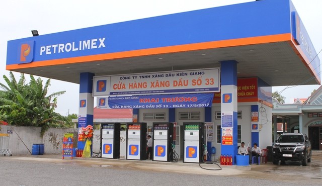 Các cửa hàng xăng dầu Petrolimex tại Hà Nội mở cửa suốt đêm đến 13/11