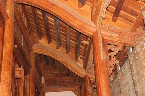 Trầm trồ nhà gỗ mít kiến trúc cổ của lão nông Hà Nội