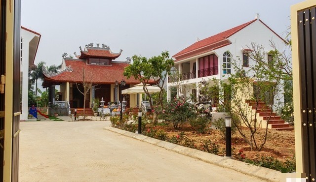 NSƯT Việt Hoàn sở hữu loạt bất động sản rộng thênh thang