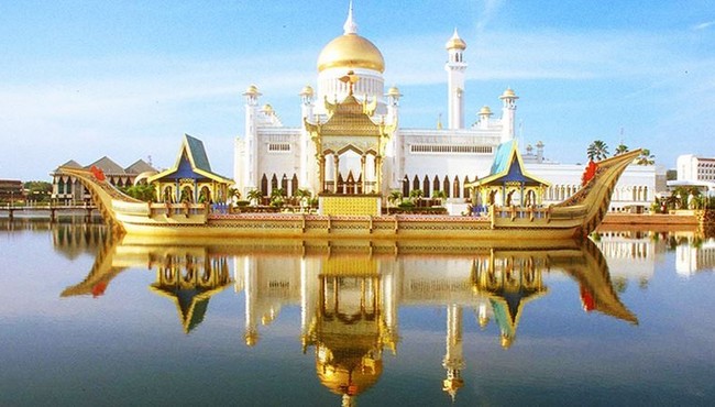 Hoàng gia Brunei sở hữu “cung điện vàng ròng” xa hoa thế nào?