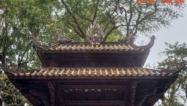Cận cảnh công trình cổ xưa bí ẩn trong Vườn hoa Lê Nin ở Hà Nội