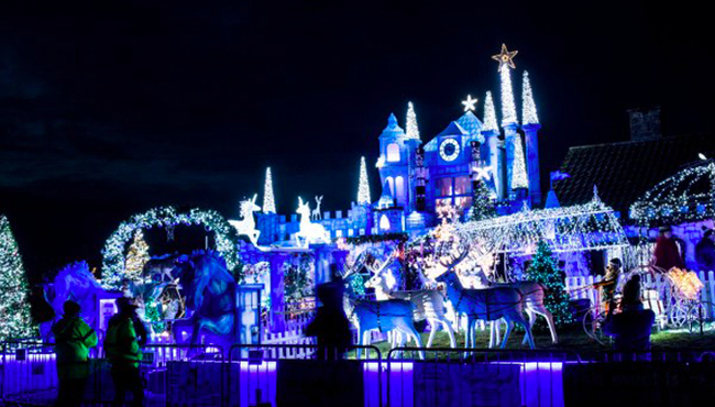 Chi gần 27.000 USD biến nhà thành lâu đài Disneyland