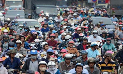 Ảnh: Giao thông rối loạn hiếm thấy trên quốc lộ 50 ở Sài Gòn