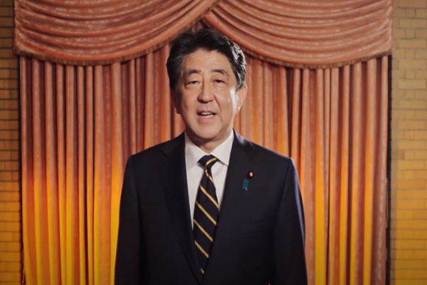 Video: Khoanh khac xuc dong Thu tuong Nhat Shinzo Abe chia tay chinh truong