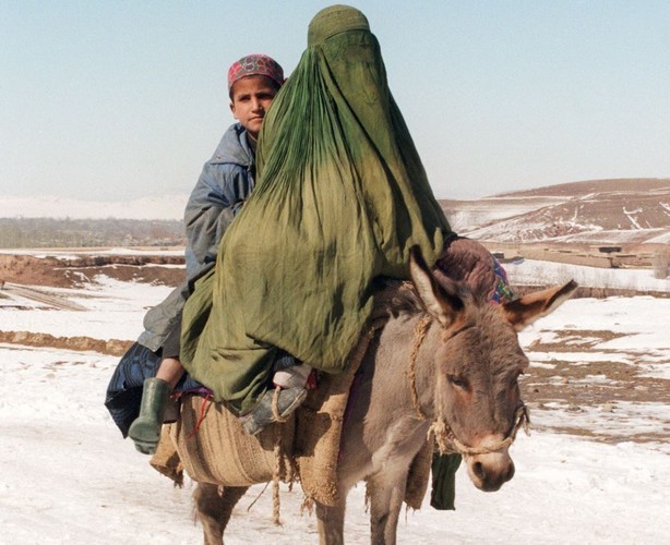 Nhin lai thoi gian Taliban cai tri Afghanistan giai doan 1996-2001-Hinh-11