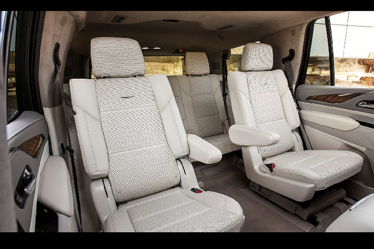 Cadillac Escalade 2021 - SUV full-size 'dau' Lexus LX570, kho the nao?-Hinh-4