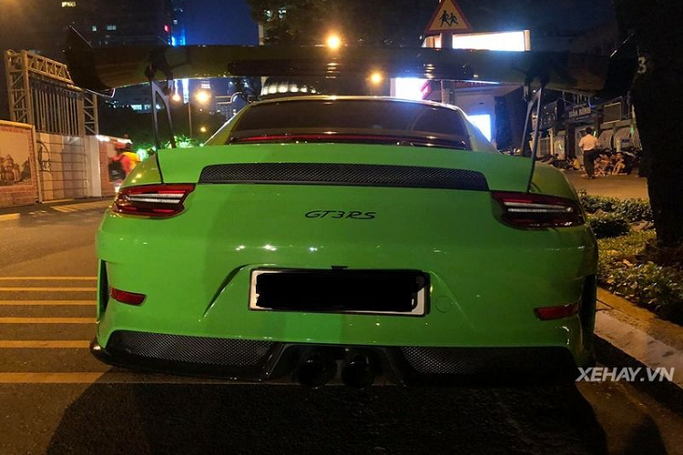 Can canh Porsche 911 GT3 RS Lizard Green tren pho Sai Gon dep khong ty vet-Hinh-3
