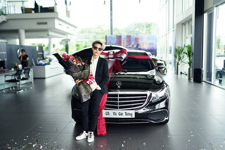 Vu Cat Tuong mua VinFast Lux A2.0 sau khi tau Mercedes-Benz E 200-Hinh-2