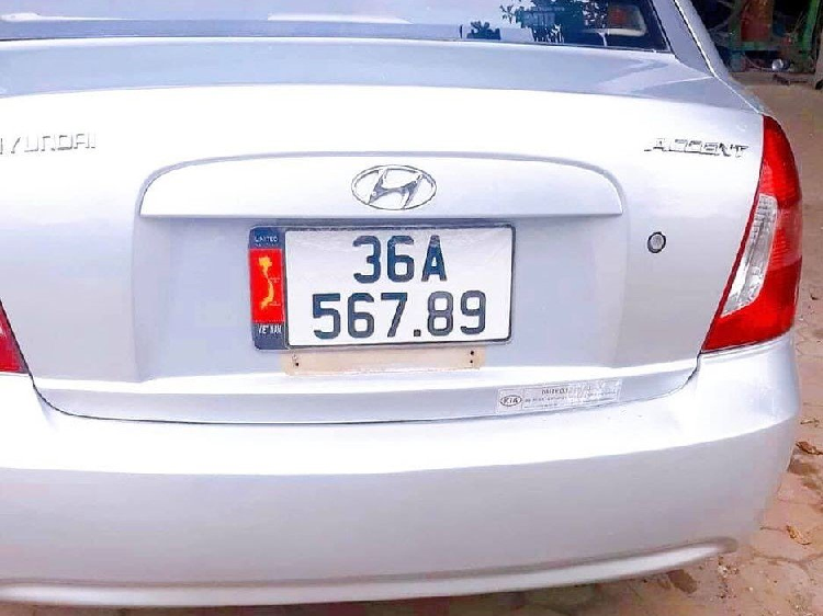Hyundai Accent trung bien khung tang gia nua ty dong-Hinh-3