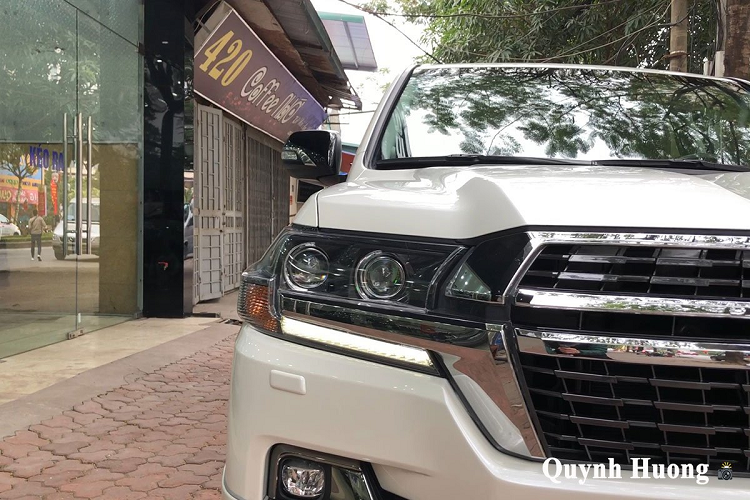 Gan 7 ty cho Toyota Land Cruiser VXS Executive Lounge ve Viet Nam-Hinh-3