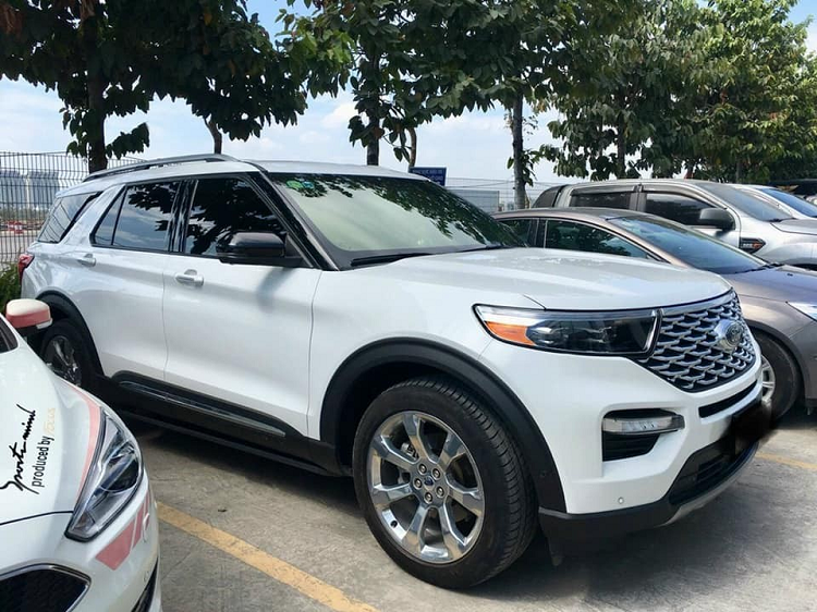 Ford Explorer 2021 gia gan 2,3 ty dong