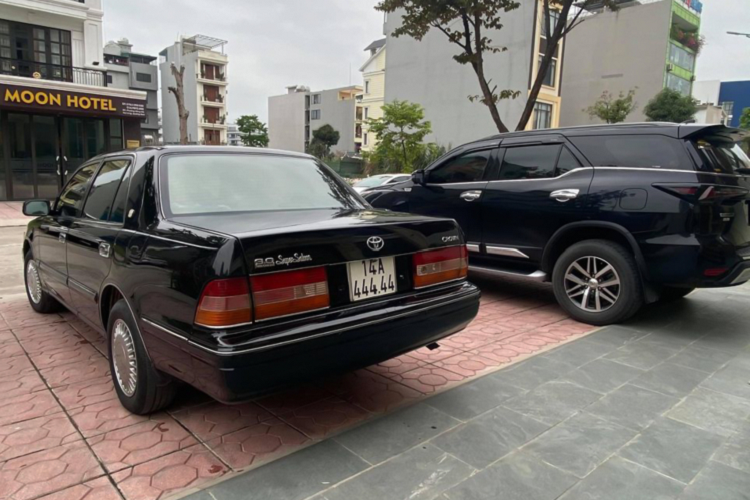 Toyota Crown thap nien 90 bien ngu quy gan 800 trieu o Quang Ninh-Hinh-9